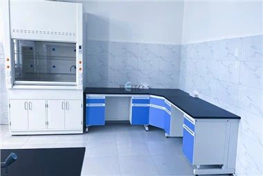 Tables de laboratoire médical