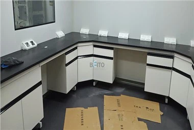 Y a-t-il des exigences d’entretien pour les filtres des sorbonnes ?