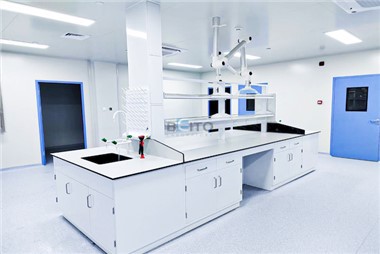 Tables de laboratoire scientifique avec éviers
